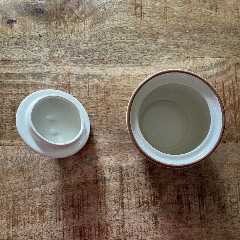 Ceramic Beige & Brow Sugar Dish w/ Lid. Stoneware
